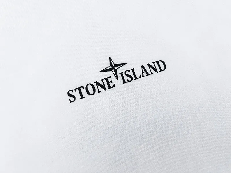 W653#P110💰 [Stone lsland/Stone Island summer new double-shadow big compass printed pattern short-sleeved T-shirt] ⚠️[Original creation, high control of details] - Made of 260 grams of combed cotton, 32-count double yarn, soft and comfortable to the touch, sweat-absorbent and breathable. - Simple, basic and versatile style, original quality, the first choice for couples. - Made in a large factory, four needles and five threads on the shoulder, neatly arranged, high quality workmanship. - Same style for men and women. Very versatile, one piece for everyone, details are clearly visible. Color: Black White Size: M L